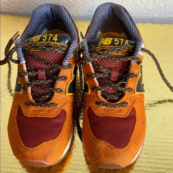 New Balance Orange Red Sneakers with Dynamic Design - Picture 4 of 8